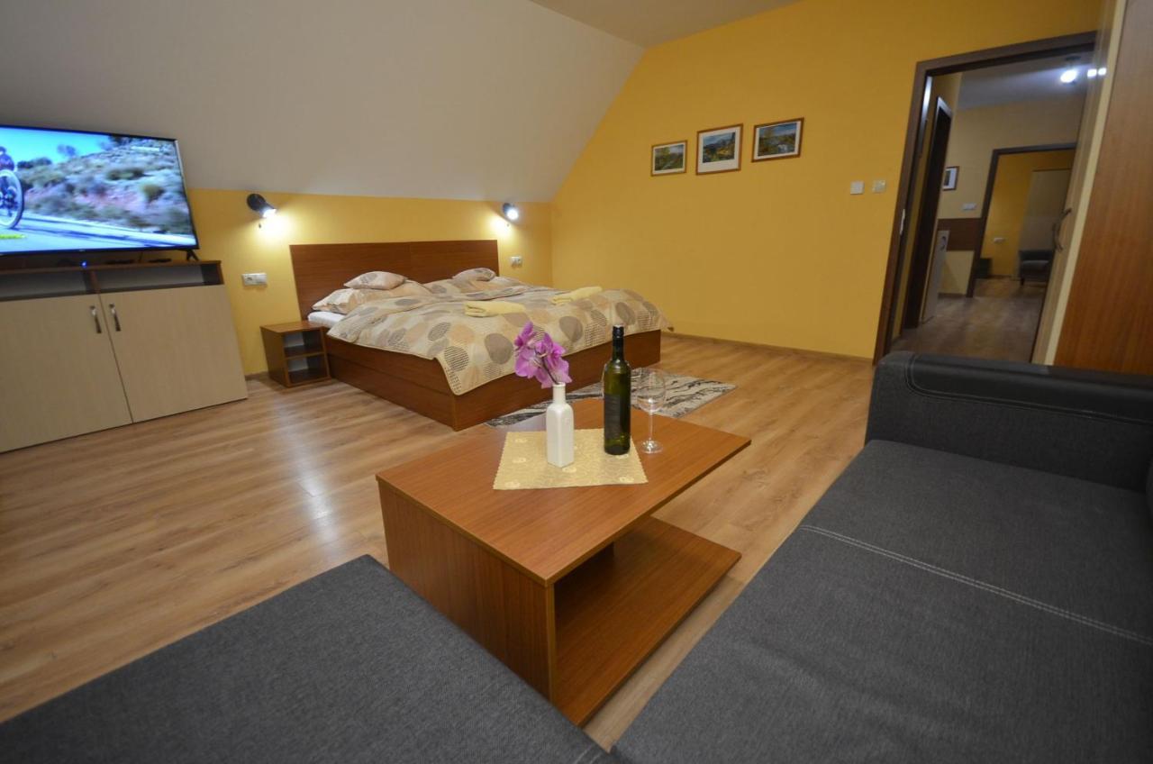 Apartmany Best I. Besenova Exterior photo